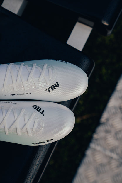 TRU Tenaci 2.0 - Firm Ground - Metallic White